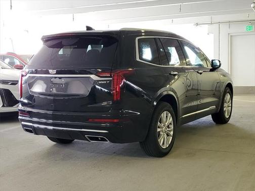 2022 Cadillac XT6 Luxury FWD