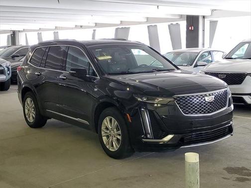 2022 Cadillac XT6 Luxury FWD