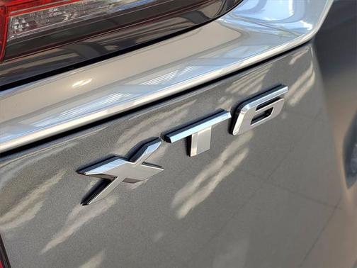 2025 Cadillac XT6 Premium Luxury FWD