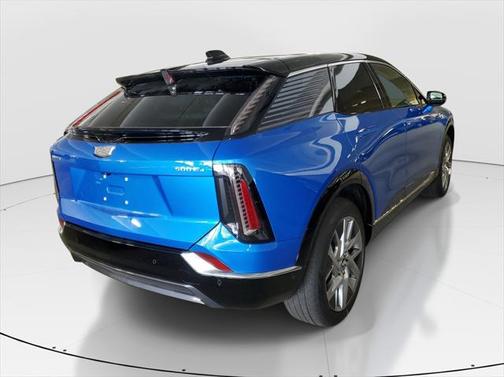 2025 Cadillac OPTIQ Luxury 1 AWD