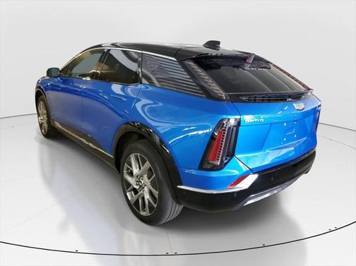 2025 Cadillac OPTIQ Luxury 1 AWD