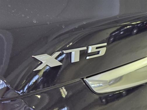 2025 Cadillac XT5 Luxury