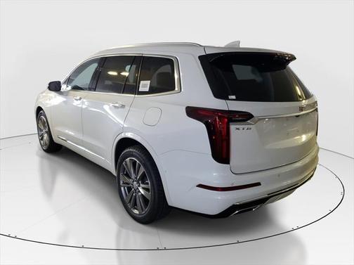 2025 Cadillac XT6 Premium Luxury FWD