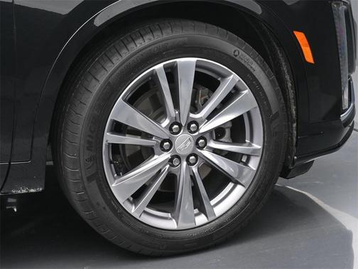 2024 Cadillac XT6 Premium Luxury FWD