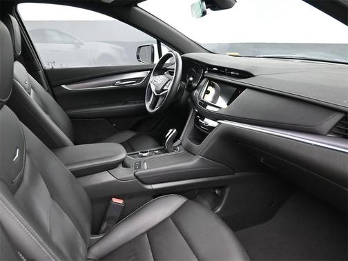 2022 Cadillac XT5 Luxury