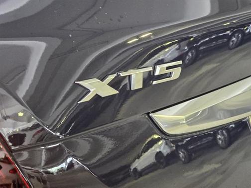 2025 Cadillac XT5 Luxury