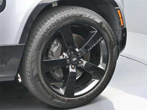 2024 Land Rover Defender 110 P400 X-Dynamic SE