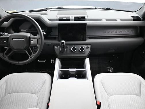 2025 Land Rover Defender V8