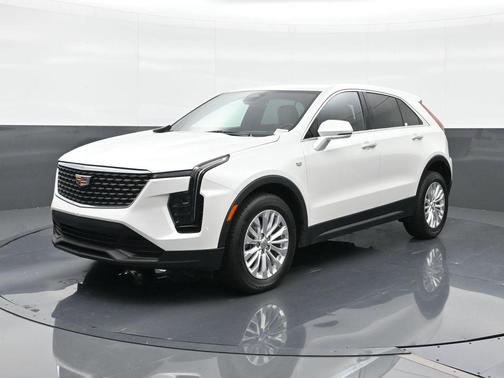 Crystal White Tricoat 2024 Cadillac XT4 Luxury