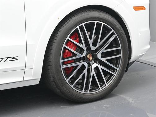 2025 Porsche Cayenne GTS