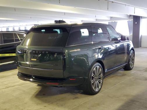 2025 Land Rover Range Rover P530 SE