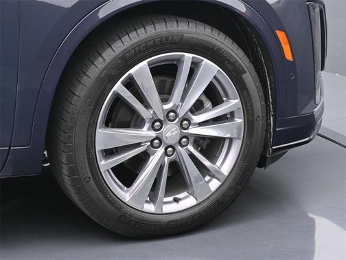 2024 Cadillac XT6 Premium Luxury FWD