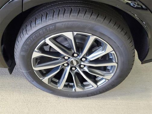 2025 Cadillac LYRIQ Sport