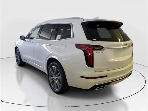 2025 Cadillac XT6 Premium Luxury FWD