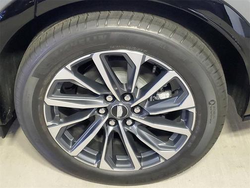 2025 Cadillac LYRIQ Sport