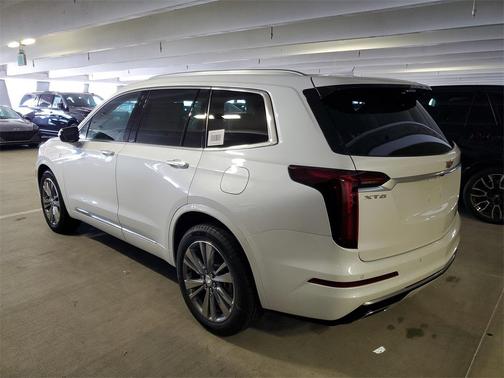 2025 Cadillac XT6 Premium Luxury FWD