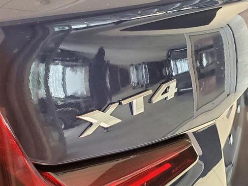 2025 Cadillac XT4 Premium Luxury