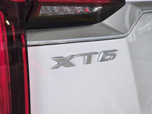 2025 Cadillac XT6 Luxury FWD