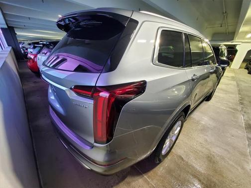 2023 Cadillac XT6 Luxury FWD