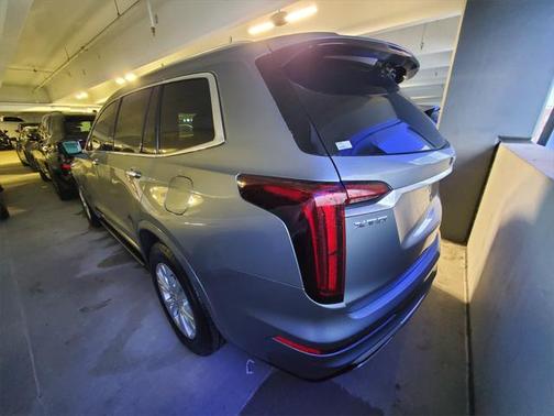 2023 Cadillac XT6 Luxury FWD