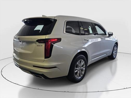 2025 Cadillac XT6 Luxury FWD