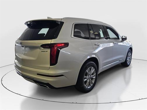 2025 Cadillac XT6 Luxury FWD