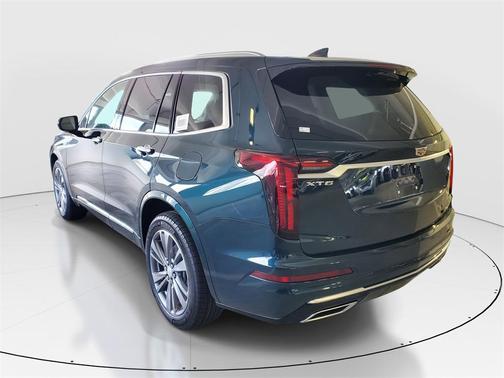 2025 Cadillac XT6 Premium Luxury FWD