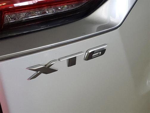 2023 Cadillac XT6 Premium Luxury FWD