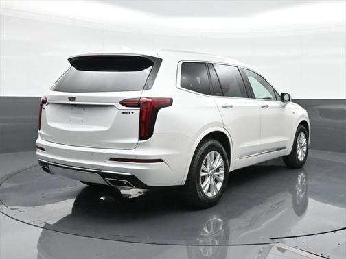 2022 Cadillac XT6 Luxury FWD