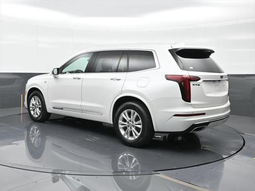 2022 Cadillac XT6 Luxury FWD