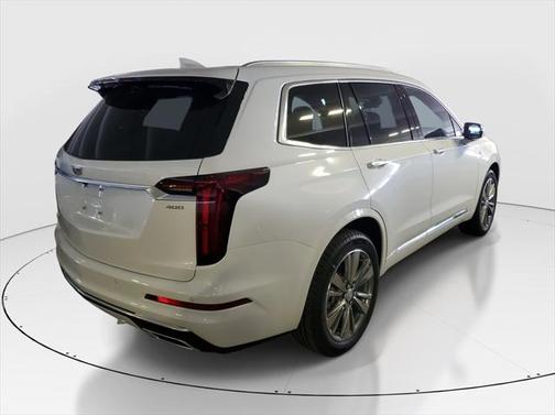 2025 Cadillac XT6 Premium Luxury FWD