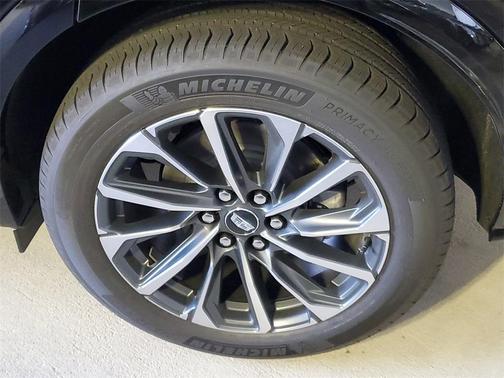2025 Cadillac LYRIQ Sport
