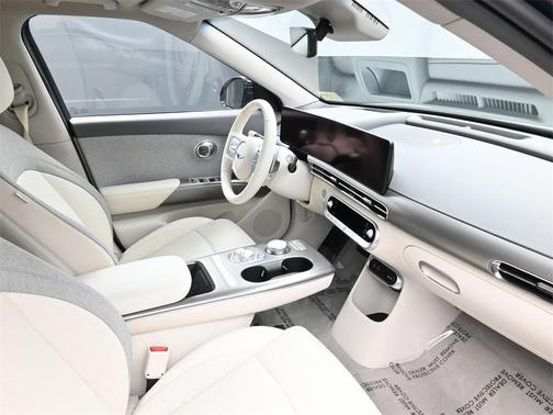 2025 Genesis GV60 Standard RWD