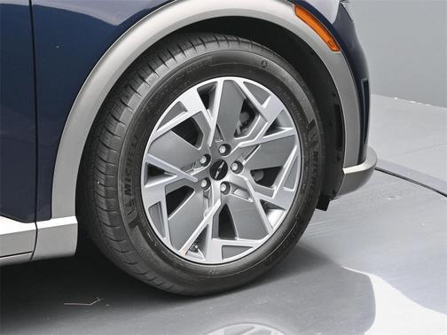 2025 Genesis GV60 Standard RWD