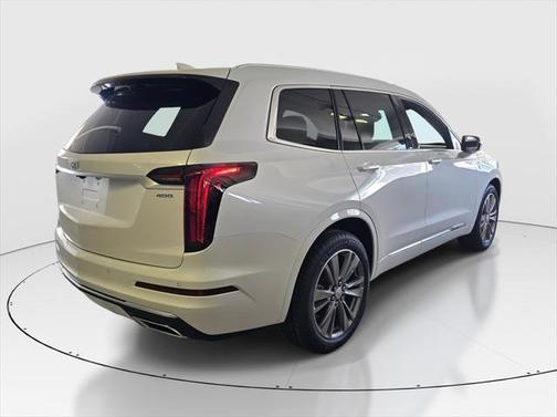 2025 Cadillac XT6 Premium Luxury FWD