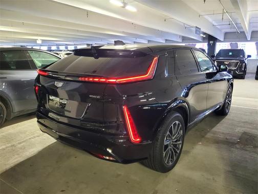 2025 Cadillac LYRIQ Sport