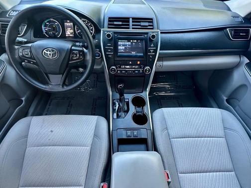 2016 Toyota Camry Hybrid XLE