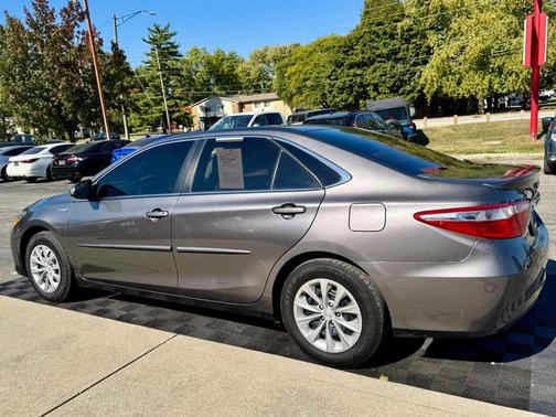 2016 Toyota Camry Hybrid XLE