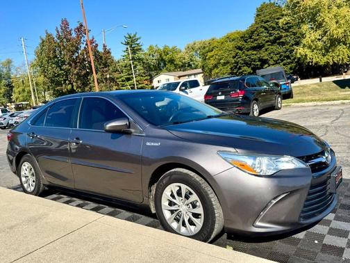 2016 Toyota Camry Hybrid XLE