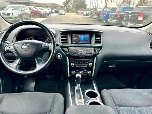 2014 Nissan Pathfinder SV