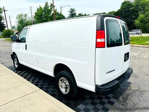 2022 Chevrolet Express 2500 RWD 2500 Regular Wheelbase WT