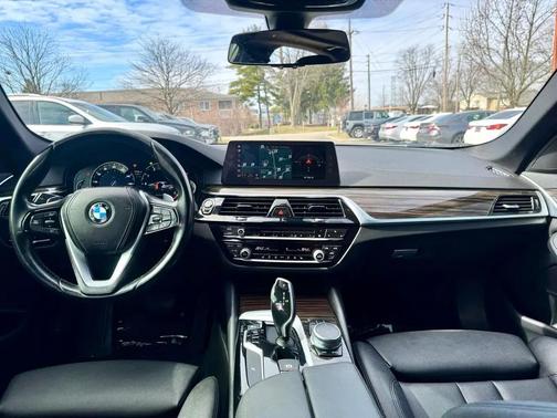 2017 BMW 530 530i Sedan