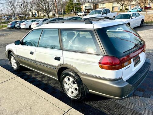 1999 Subaru Legacy Base