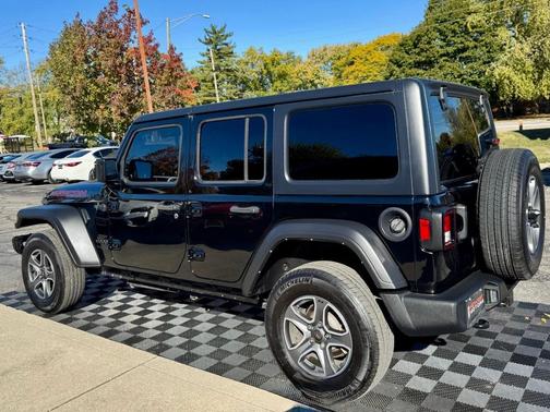 2022 Jeep Wrangler Unlimited Sport