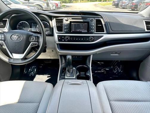 2019 Toyota Highlander LE I4