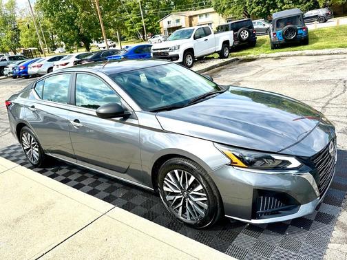 2025 Nissan Altima SV FWD