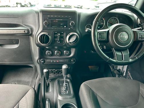 2017 Jeep Wrangler Unlimited Sport RHD