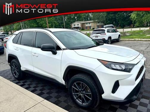 2020 Toyota RAV4 LE