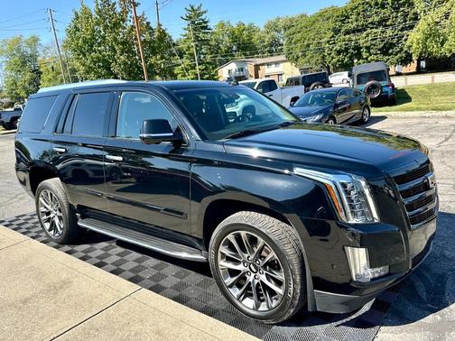 2019 Cadillac Escalade Luxury
