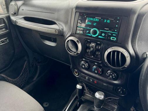 2017 Jeep Wrangler Unlimited Sport RHD